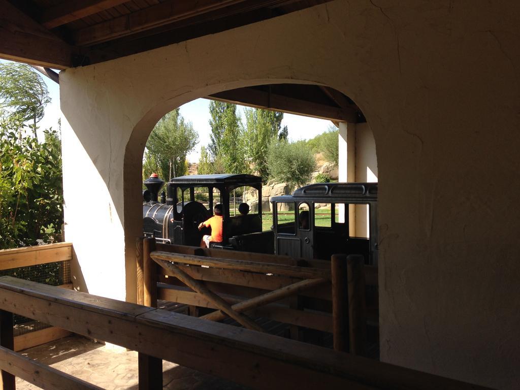 Apartamento Turistico Cigueena De Arguedas Eksteriør billede